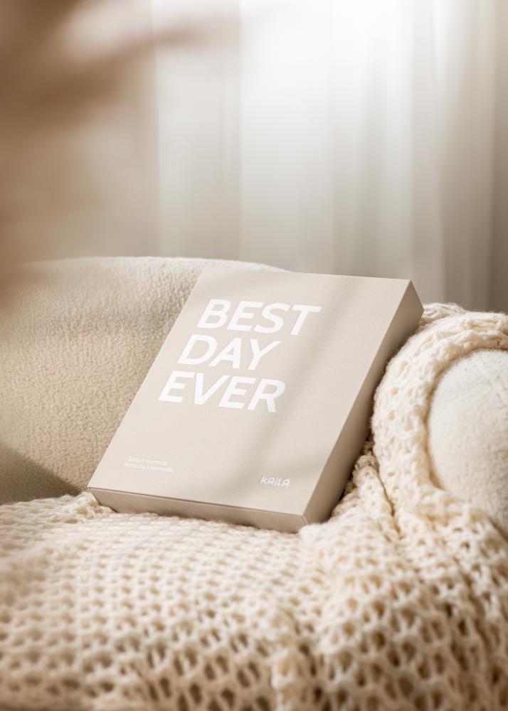 KAILA BEST DAY EVER Creme - Coffee Table Photo Album (60 Svarta Sidor / 30 Blad)