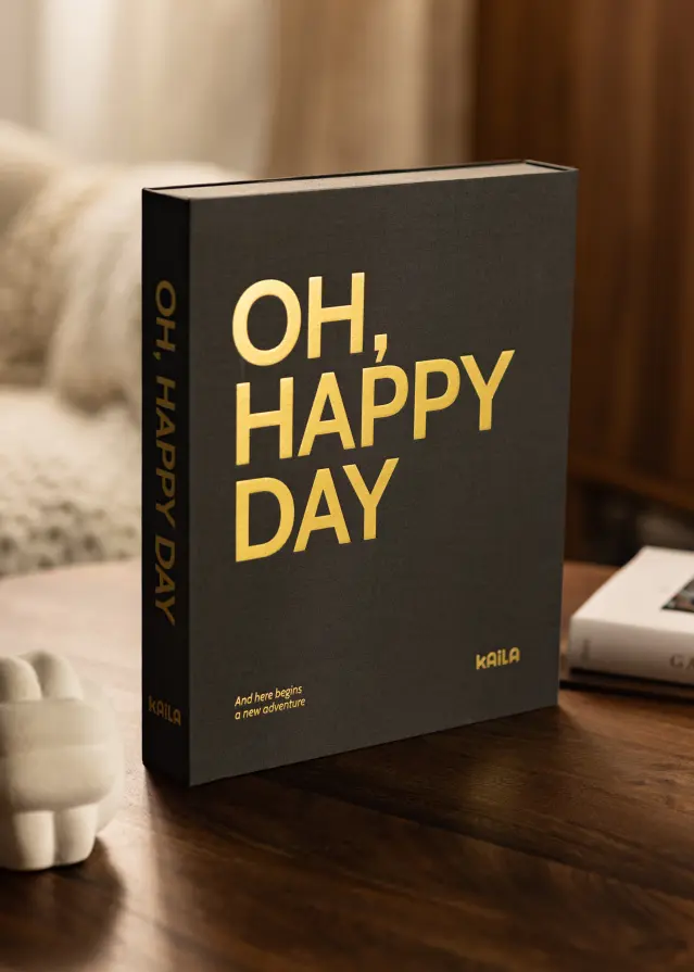 KAILA OH HAPPY DAY Black - Coffee Table Photo Album (60 Svarta Sidor / 30 Blad)