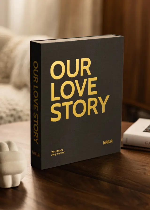 KAILA OUR LOVE STORY Black - Coffee Table Photo Album (60 Svarta Sidor)