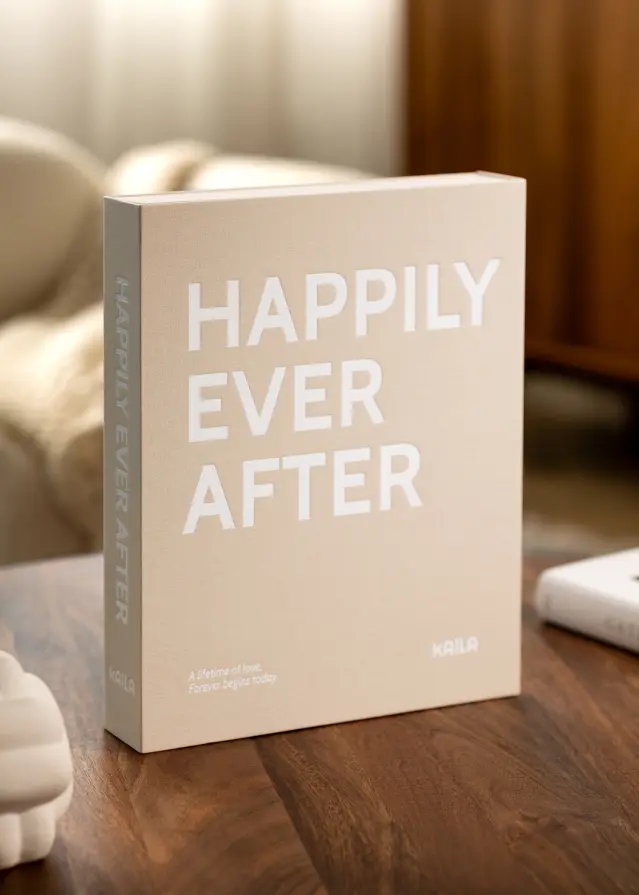 KAILA HAPPILY EVER AFTER Creme - Coffee Table Photo Album (60 Svarta Sidor)