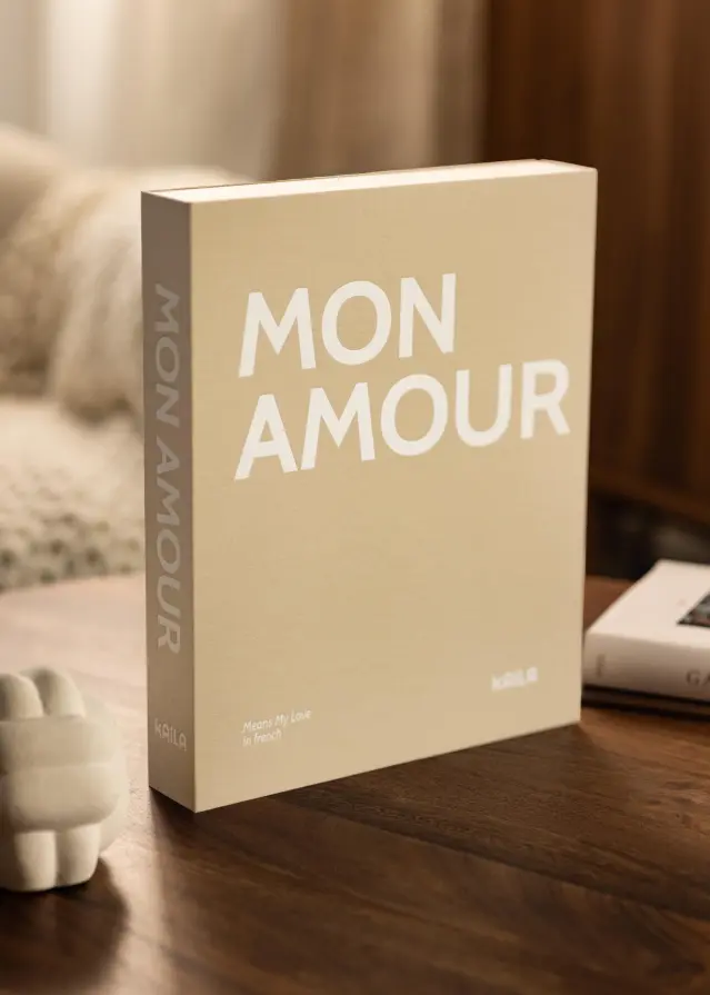 KAILA MON AMOUR - Coffee Table Photo Album (60 Svarta Sidor / 30 Blad)